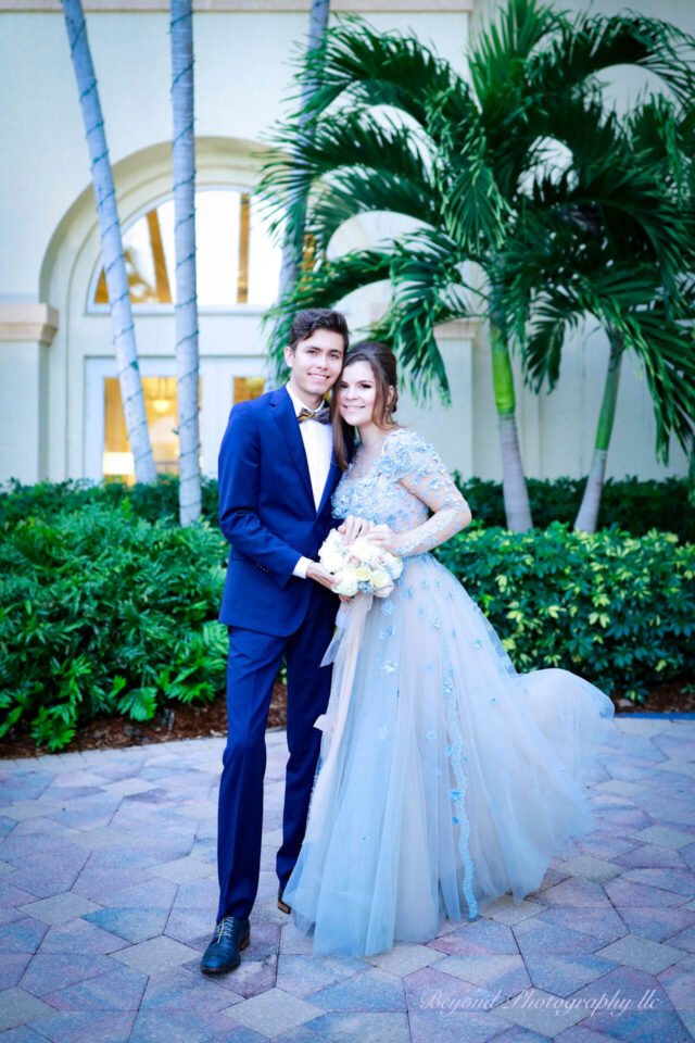 Wedding couple in Naples - Photo by Katrina Photography